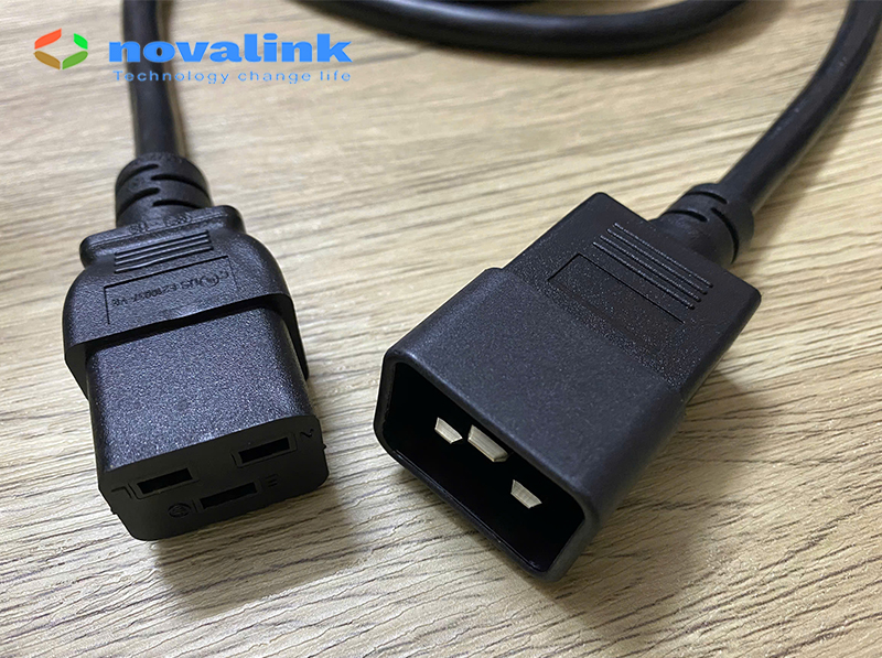 Dây nguồn UPS chuẩn C19, C20 dài 3m chính hãng Novalink NV-56013A lõi 3 x 2,08mm sợi đồng nguyên chất